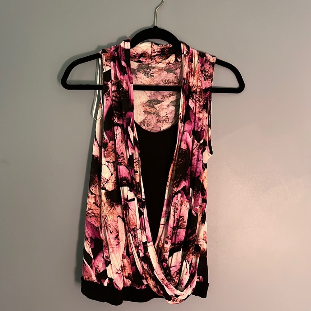 Jennifer Lopez Sleeveless Blouse